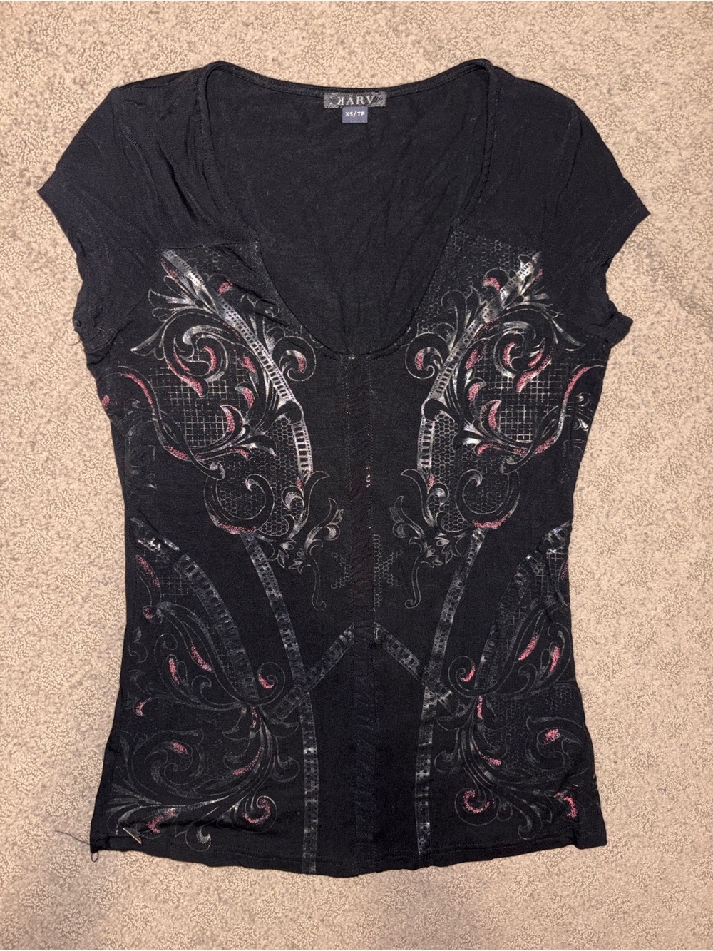 KARV brand, Black Short Sleeve Scoop Neck Tee with Scroll Print, SIZE XS